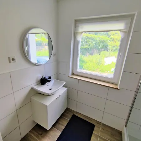 Inviting Apartmemt In Koenigswinter With Terrace 아파트 *
