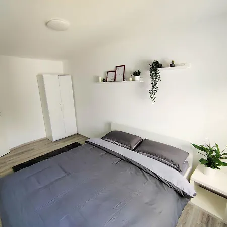 아파트 Inviting Apartmemt In Koenigswinter With Terrace *